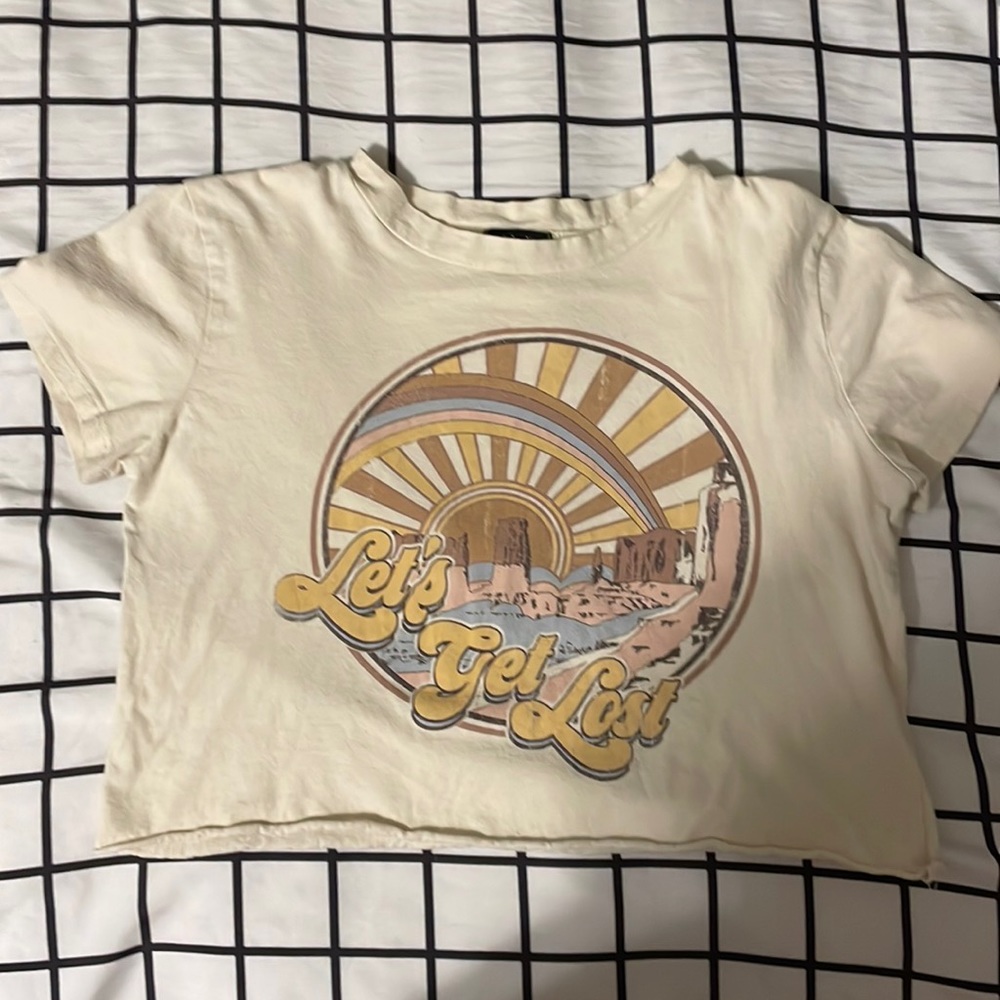 Let’s get lost cropped graphic tee